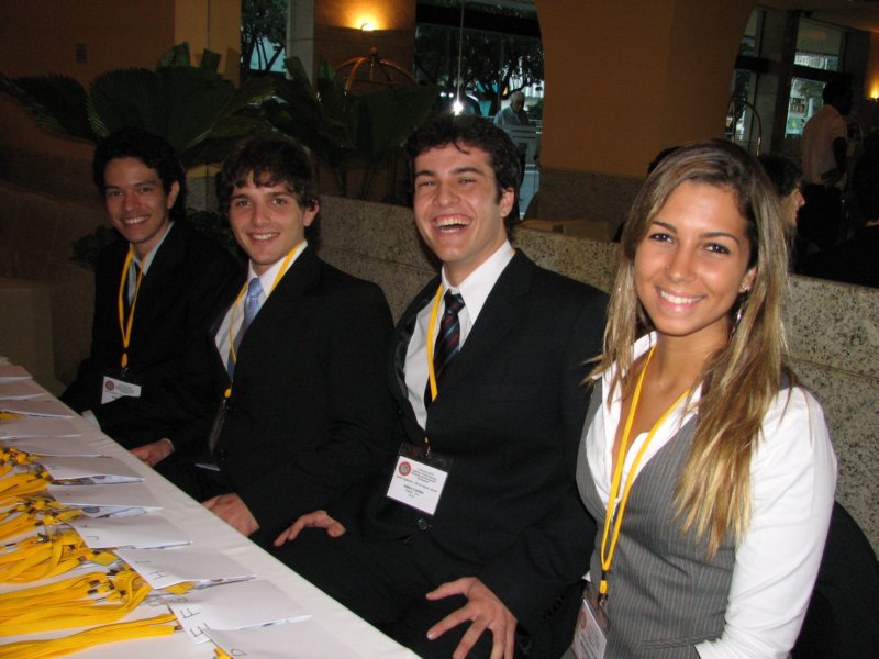 a2ebapestudentshelpingwithregistration.jpg